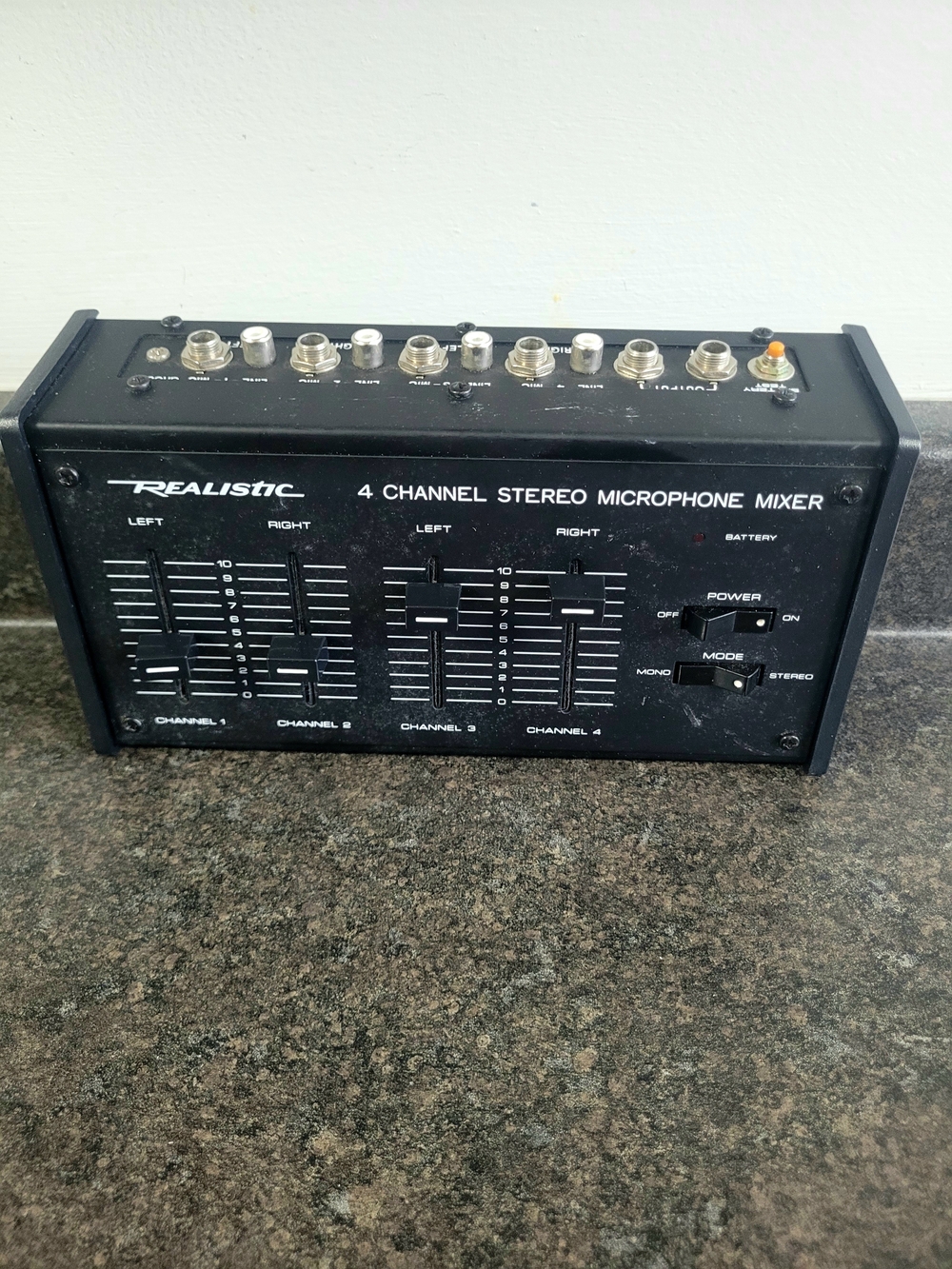 Radio Shack 4-Channel Stereo Microphone Mixer 32-1105a